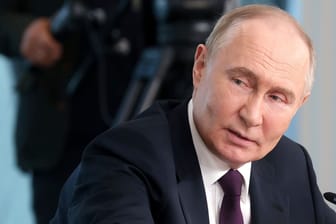 Wladimir Putin in St. Petersburg. Er bezeichnete die Furcht von Nato-Staaten vor Angriffe Russlands als "Unsinn."