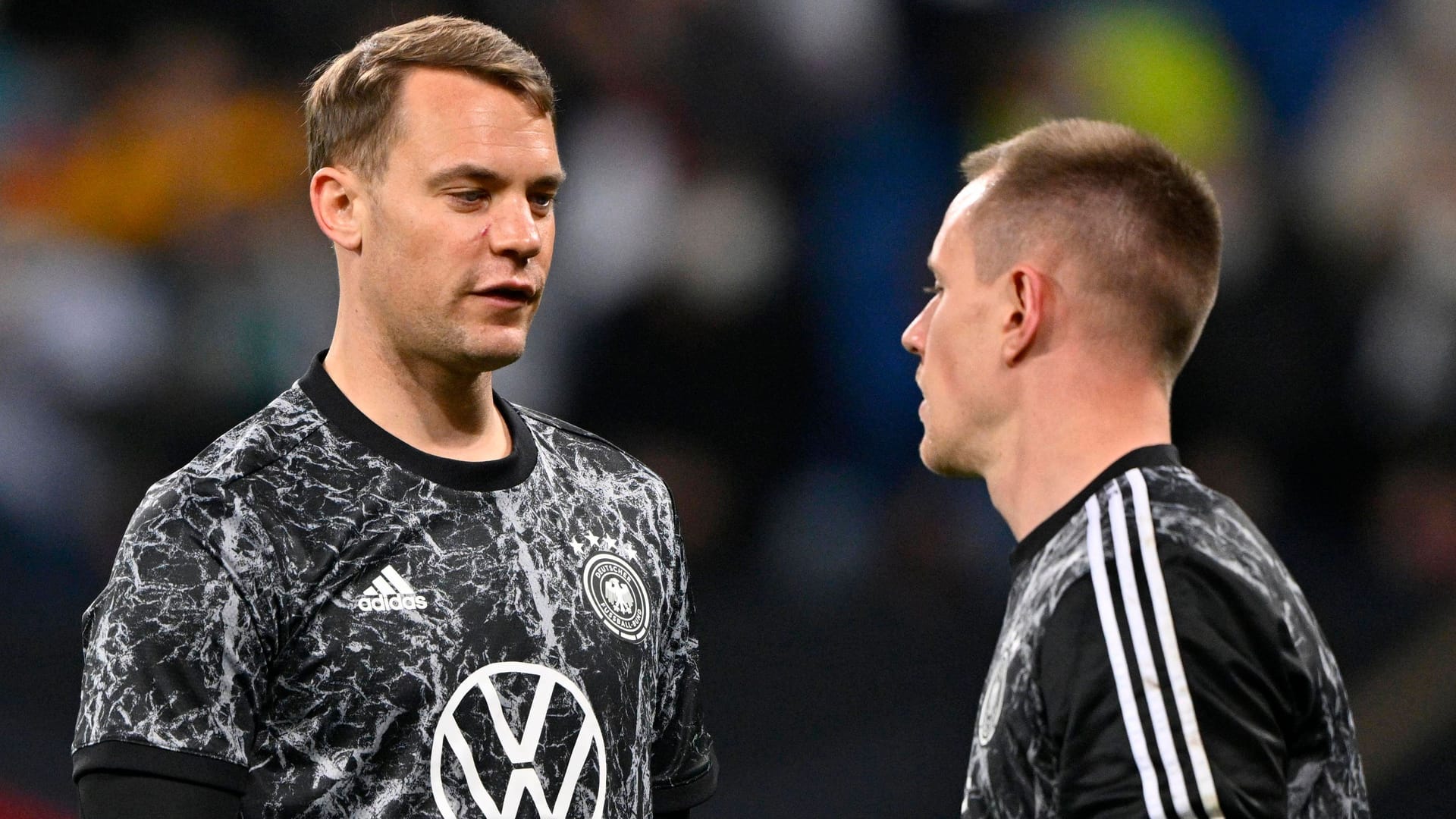 Manuel Neuer (l.) und Marc-André ter Stegen: Die Torhüter vor zwei Jahren im Gespräch.