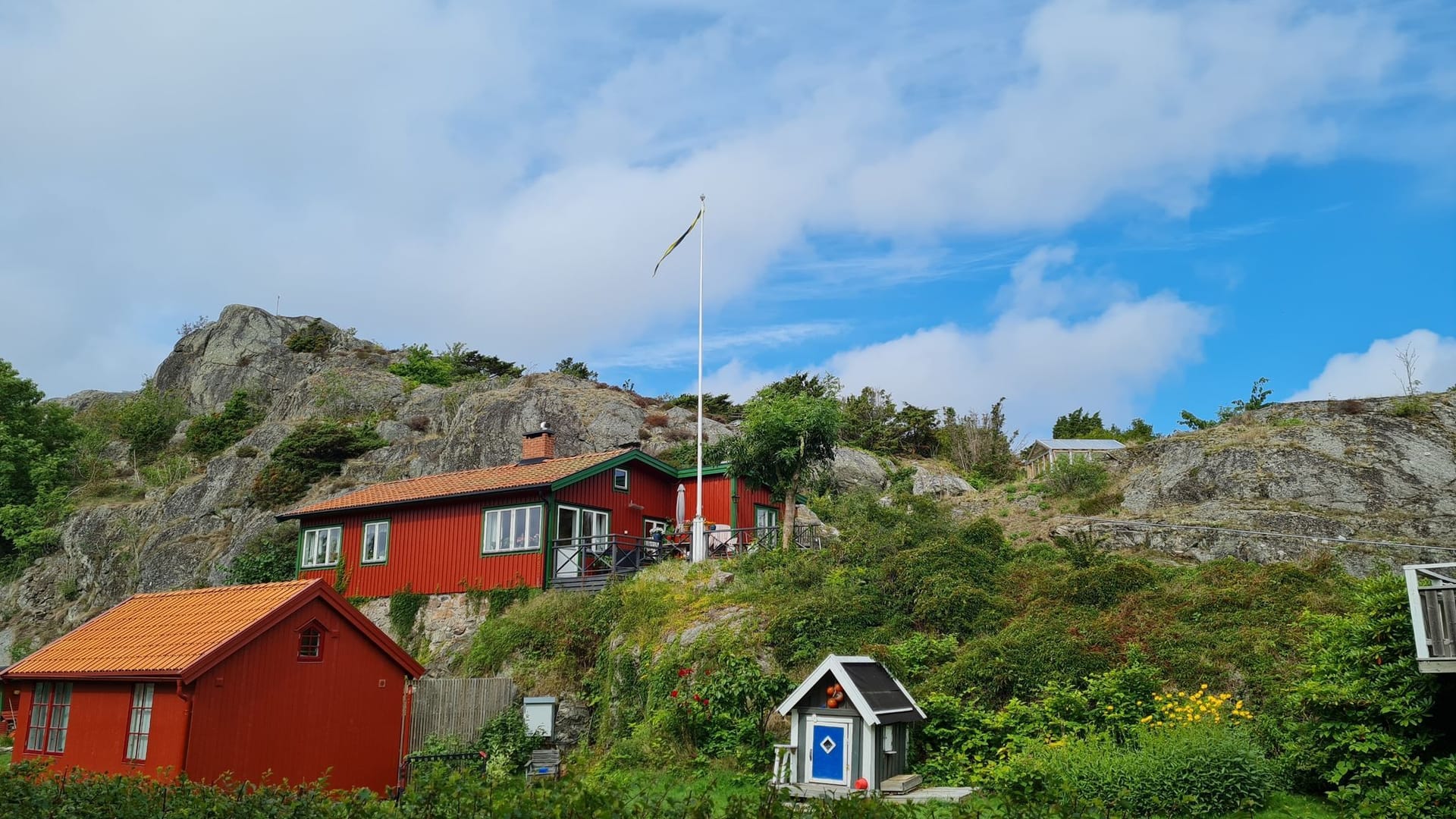 Holzhäuschen auf Brännö