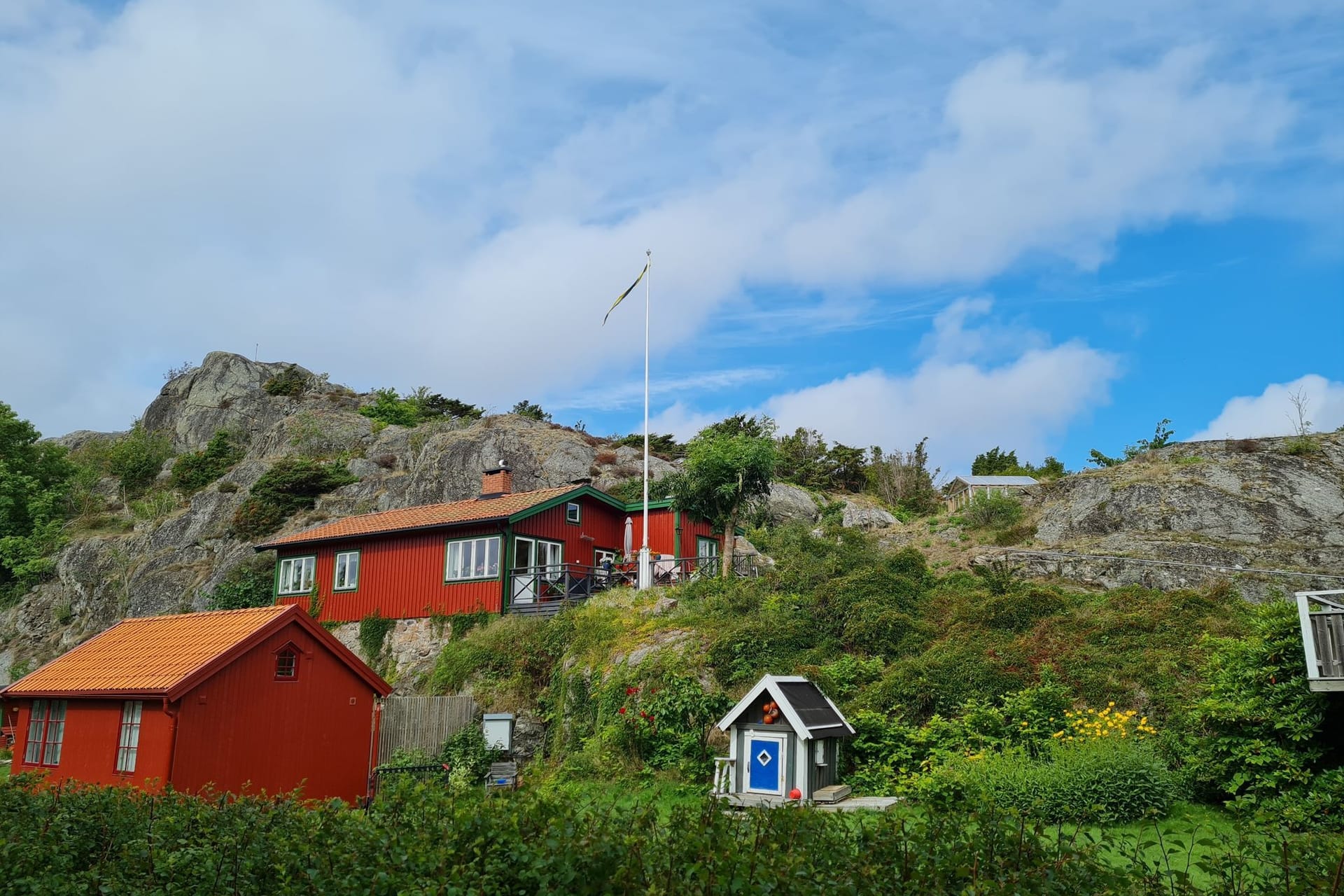 Holzhäuschen auf Brännö