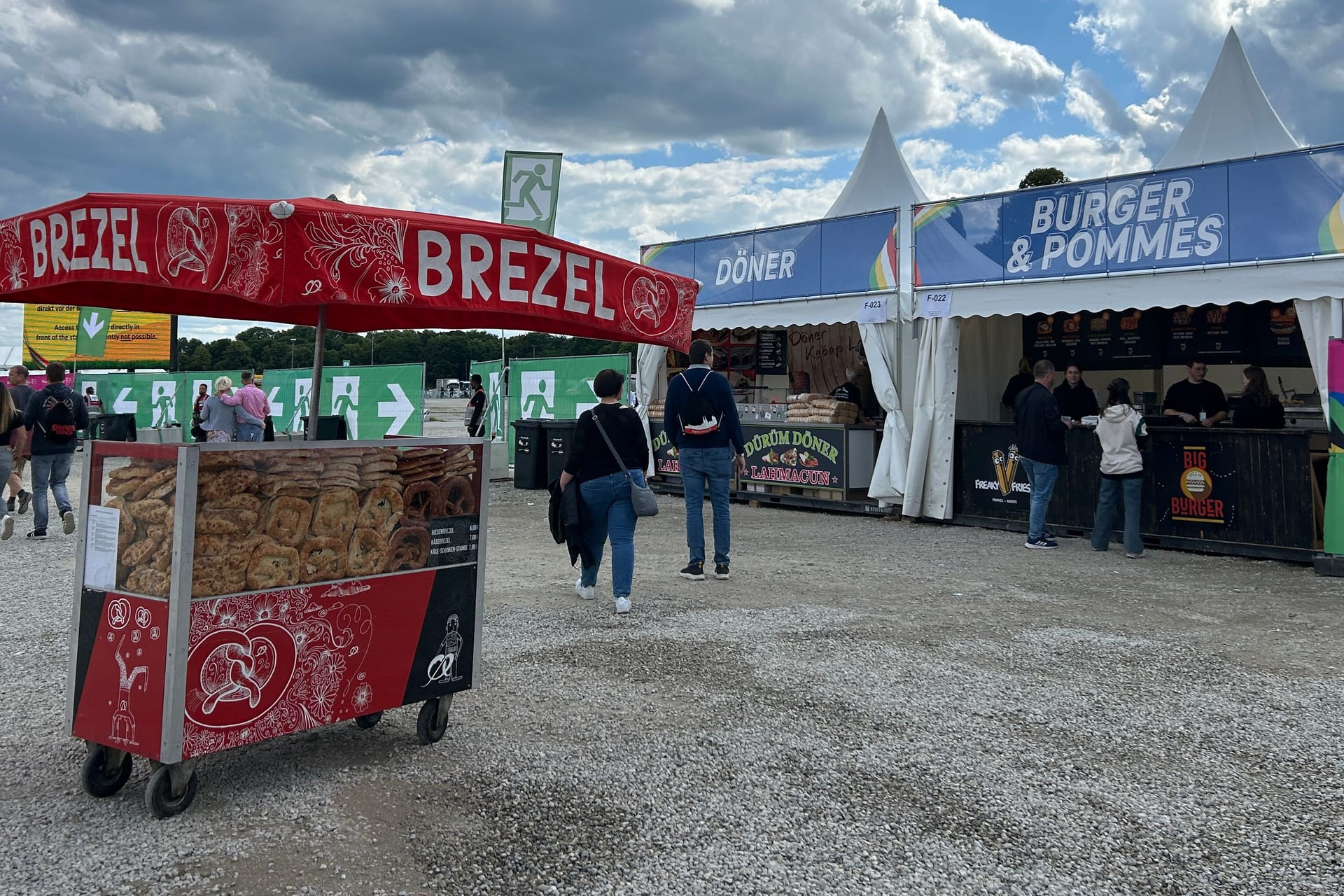 Brezeln dürfen auf dem Fanfest in München nicht fehlen.