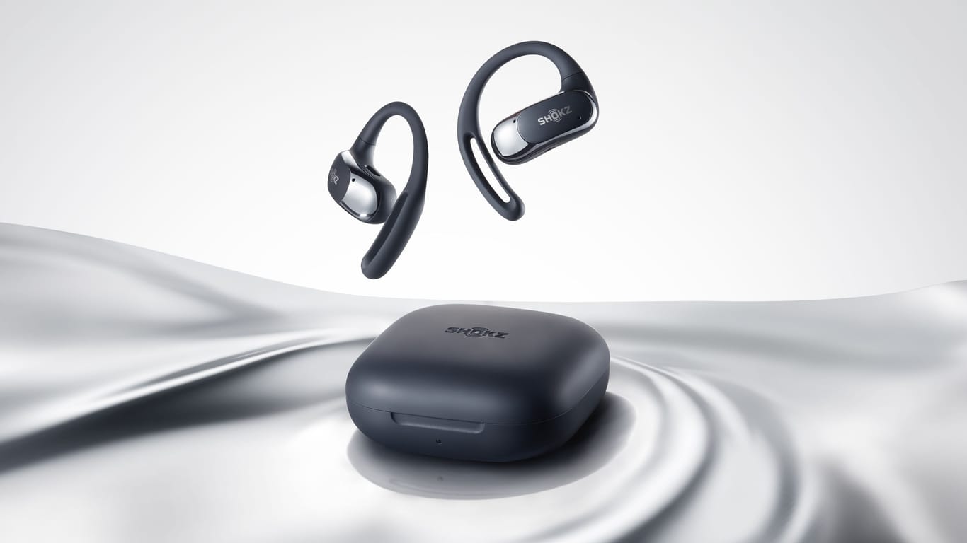 Shokz "OpenFit Air": Das ergonomische Design bietet trotz schlanker Optik einen festen und stabilen Sitz.