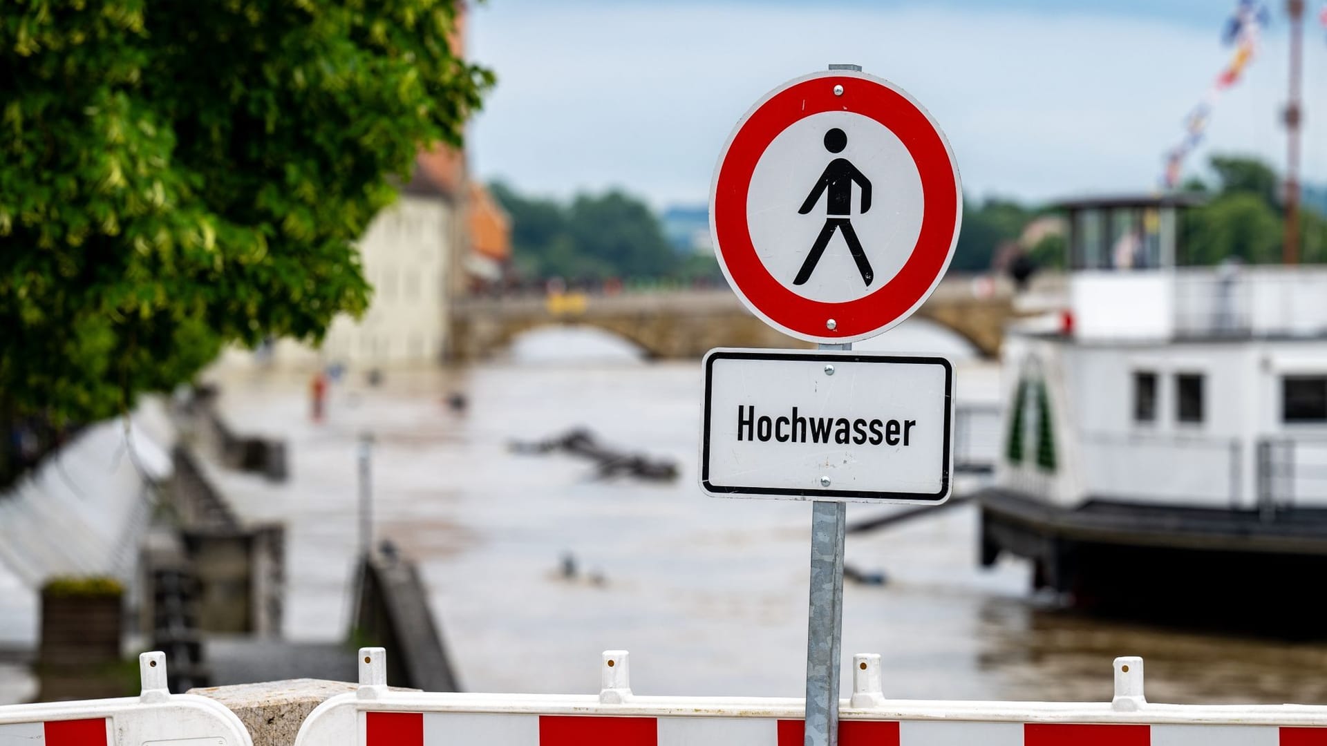 Hochwasser in Bayern - Regensburg