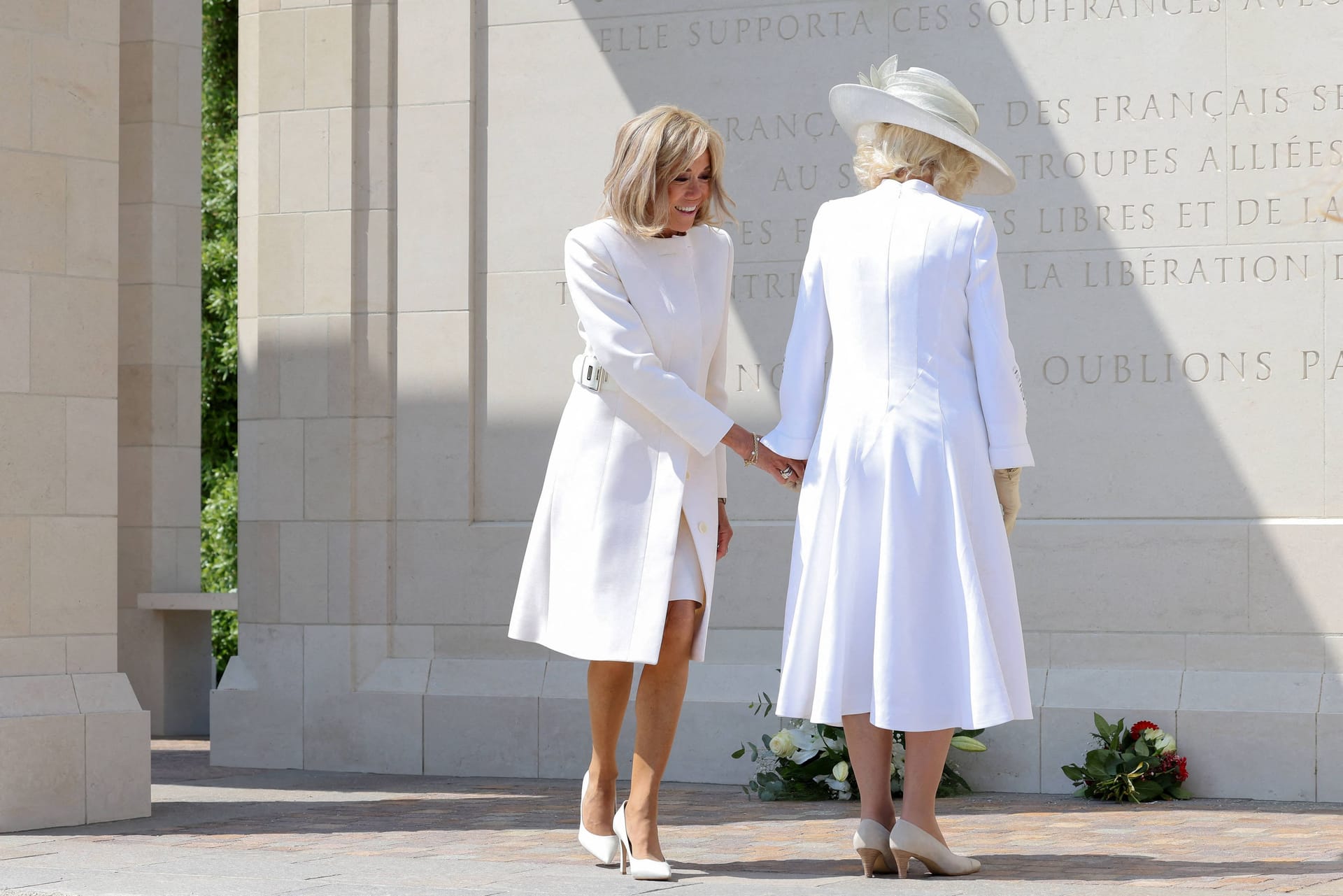 Brigitte Macron und Königin Camilla sorgten für eine unangenehme Situation.