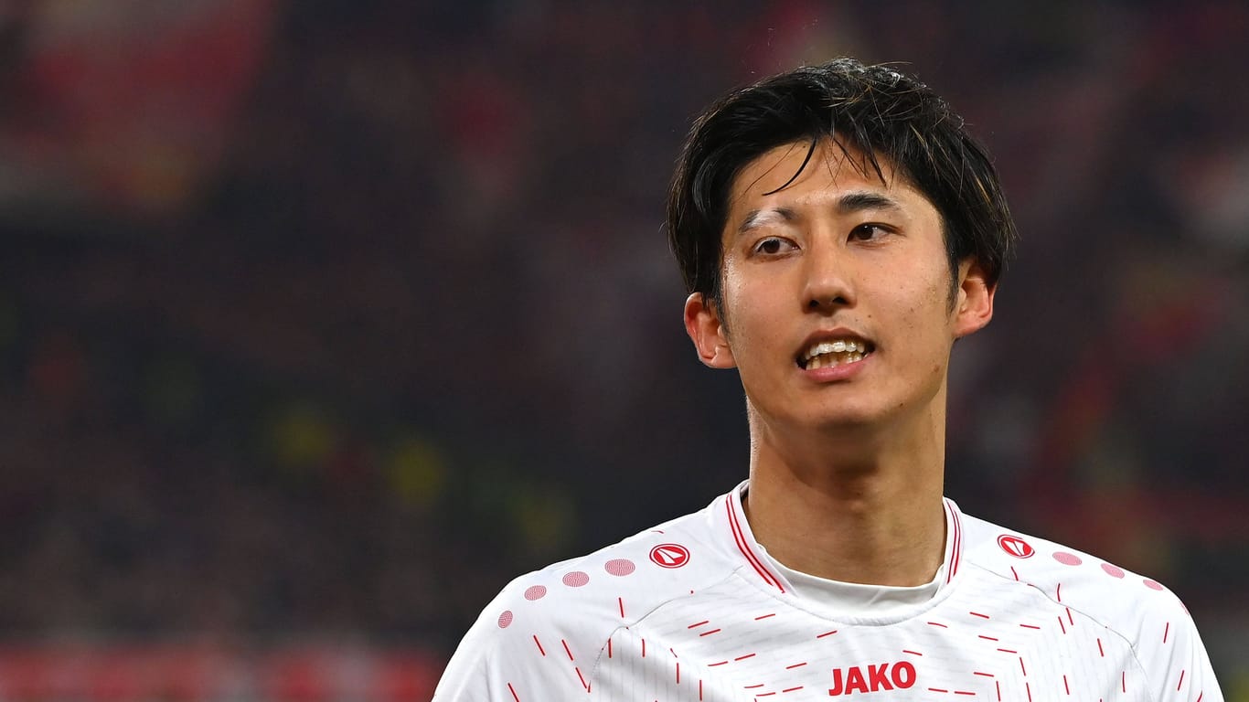 Hiroki Ito: Der FC Bayern hat den Verteidiger des VfB Stuttgart verpflichtet.