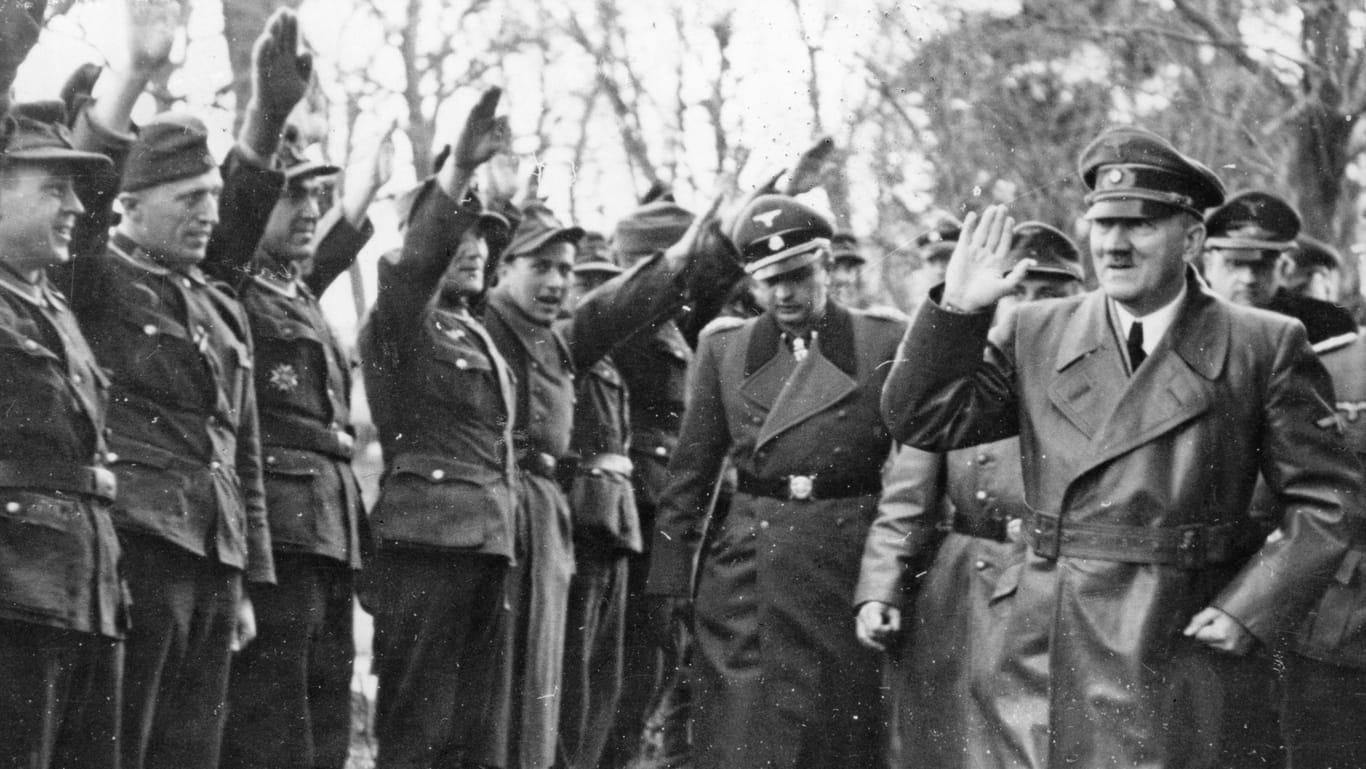 Adolf Hitler 1945: Die sowjetische "Operation Bagration" war eine vernichtende Niederlage für die Wehrmacht.