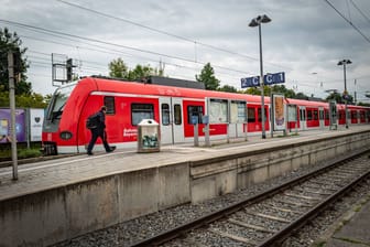 Endstation der S2 in Erding (Archivfoto): Am Wochenende wurde ein Mann nach Vorfällen in der Bahn festgenommen.