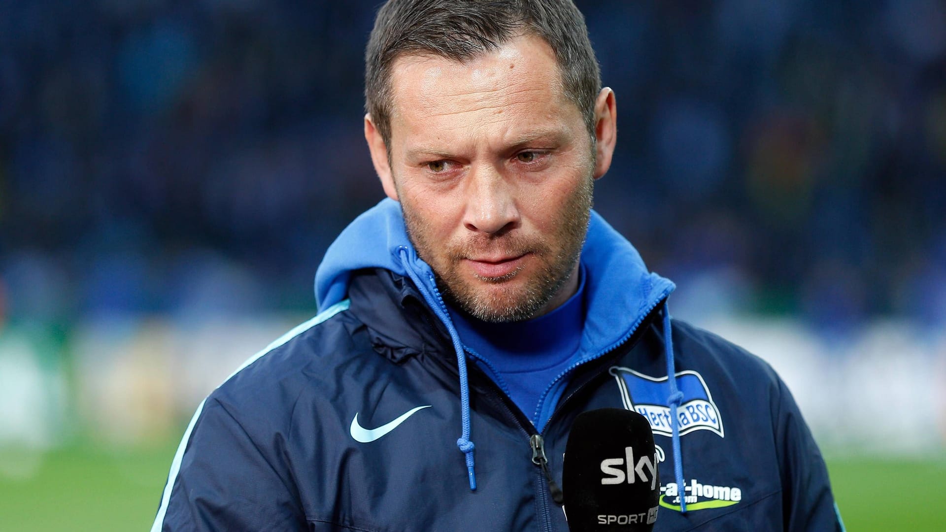 Pal Dardai im April 2016: Er hatte nach der Pokalpleite gegen den BVB schlechte Laune.