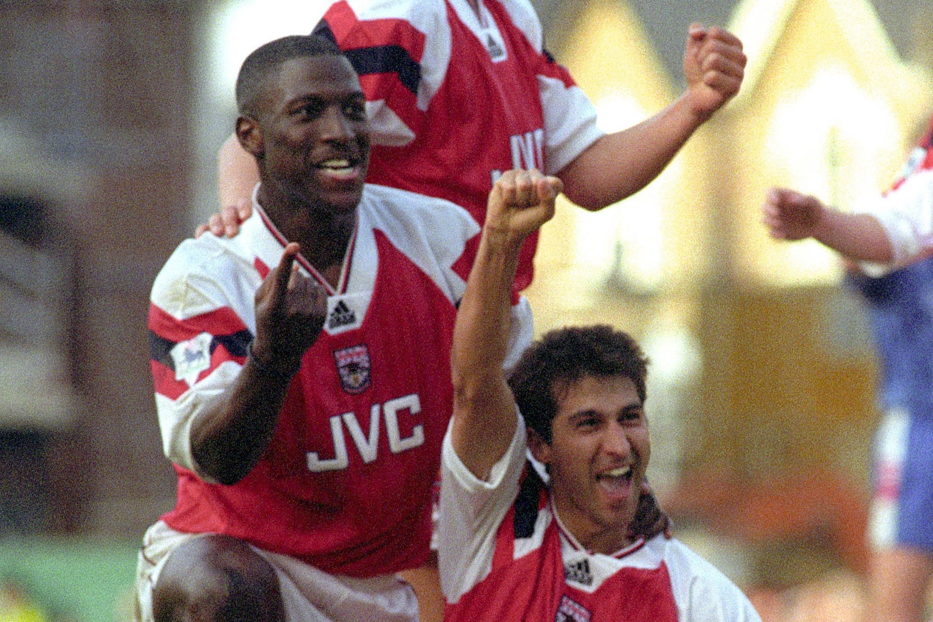 Kevin Campbell (l.): Er absolvierte 325 Spiele in der Premier League.