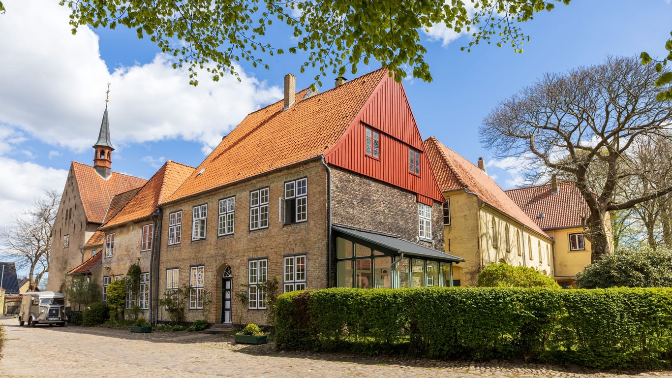 Die Klosteranlage St. Johannis, gegründet 1194 als Benediktinerinnenkloster, kann besichtigt werden.