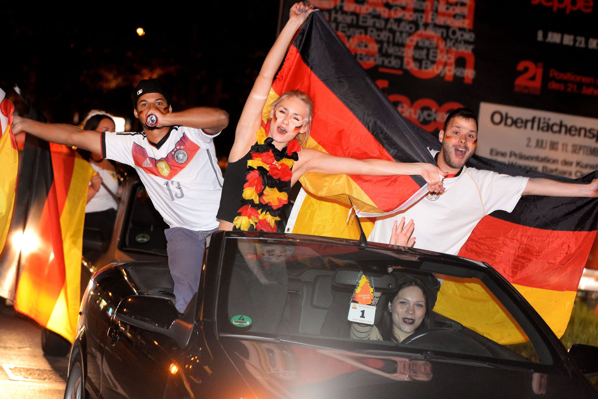 Autokorso deutscher Fans (Archivbild): Auch während eines großen Turniers gelten Regeln.