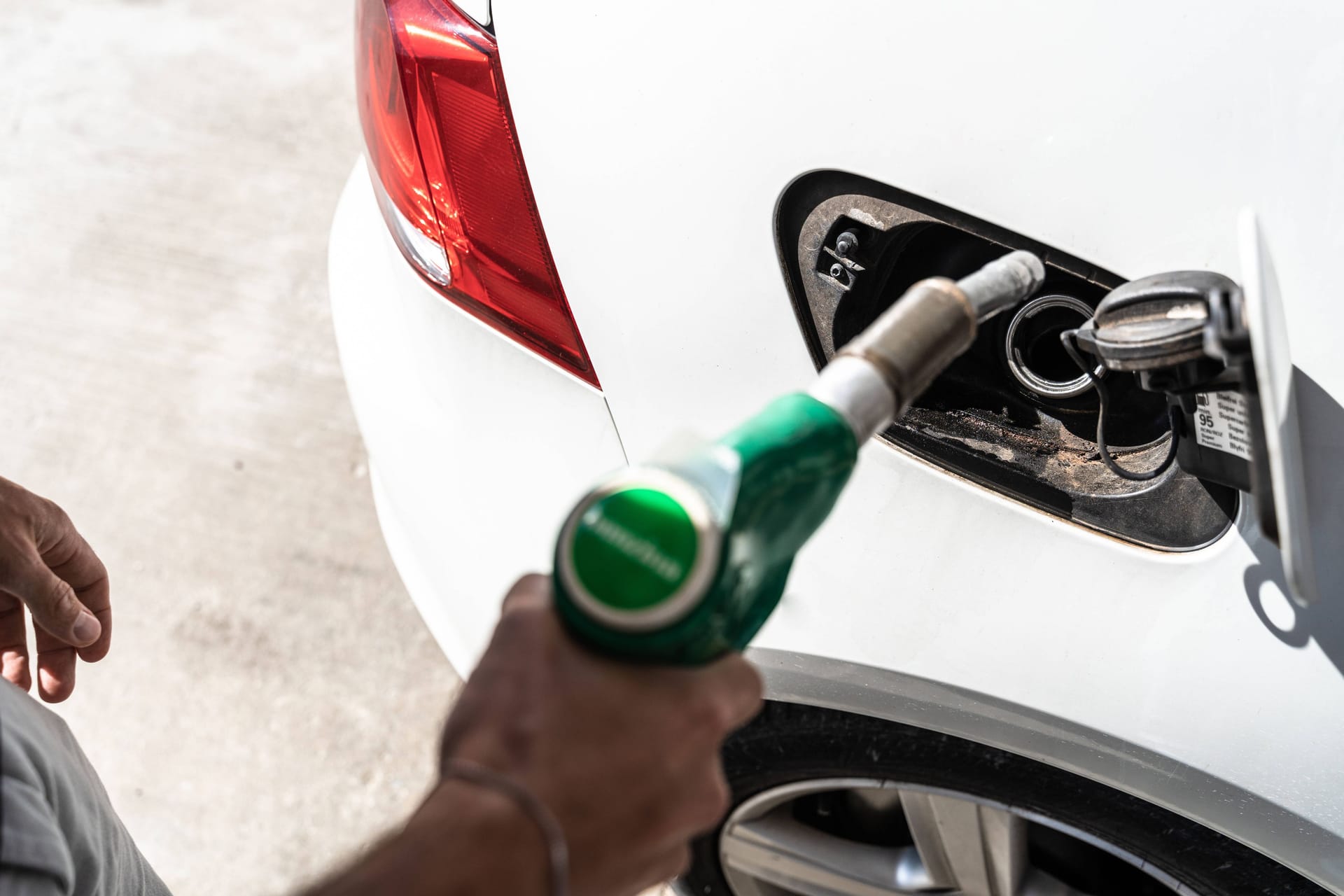Alles Super: Ob E5 oder E10 im Tank ist – dem Benziner ist es egal.