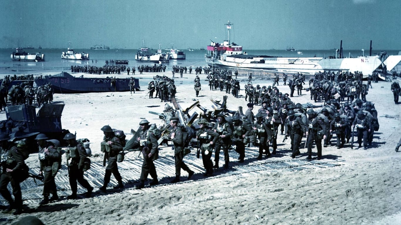 Kanadische Soldaten: Nach dem D-Day setzten die Alliierten schnell weitere Truppen nach Frankreich über.