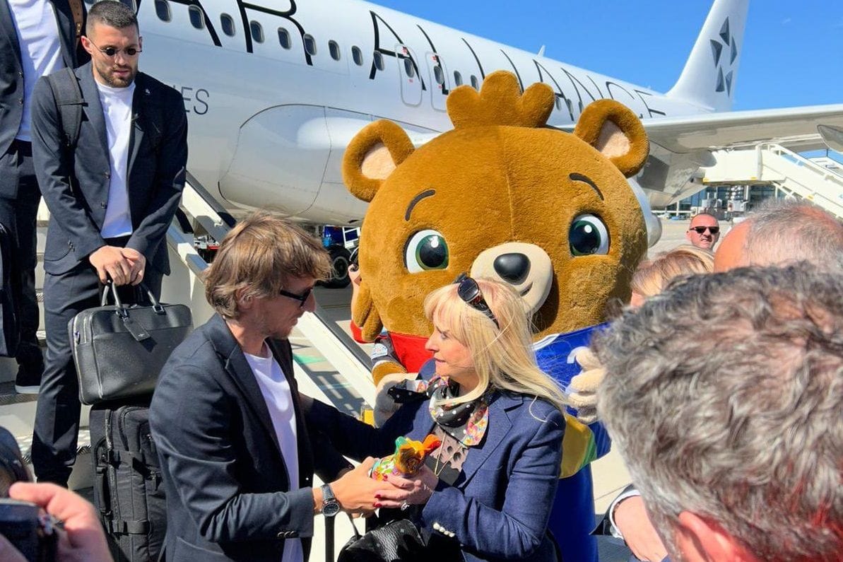 Iris Spranger und Luka Modric in Berlin