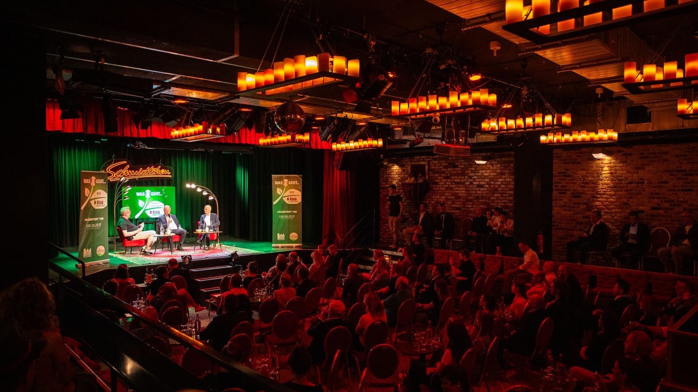 Im Schmidtchen am Spielbudenplatz fand der Talk am späten Nachmittag statt.