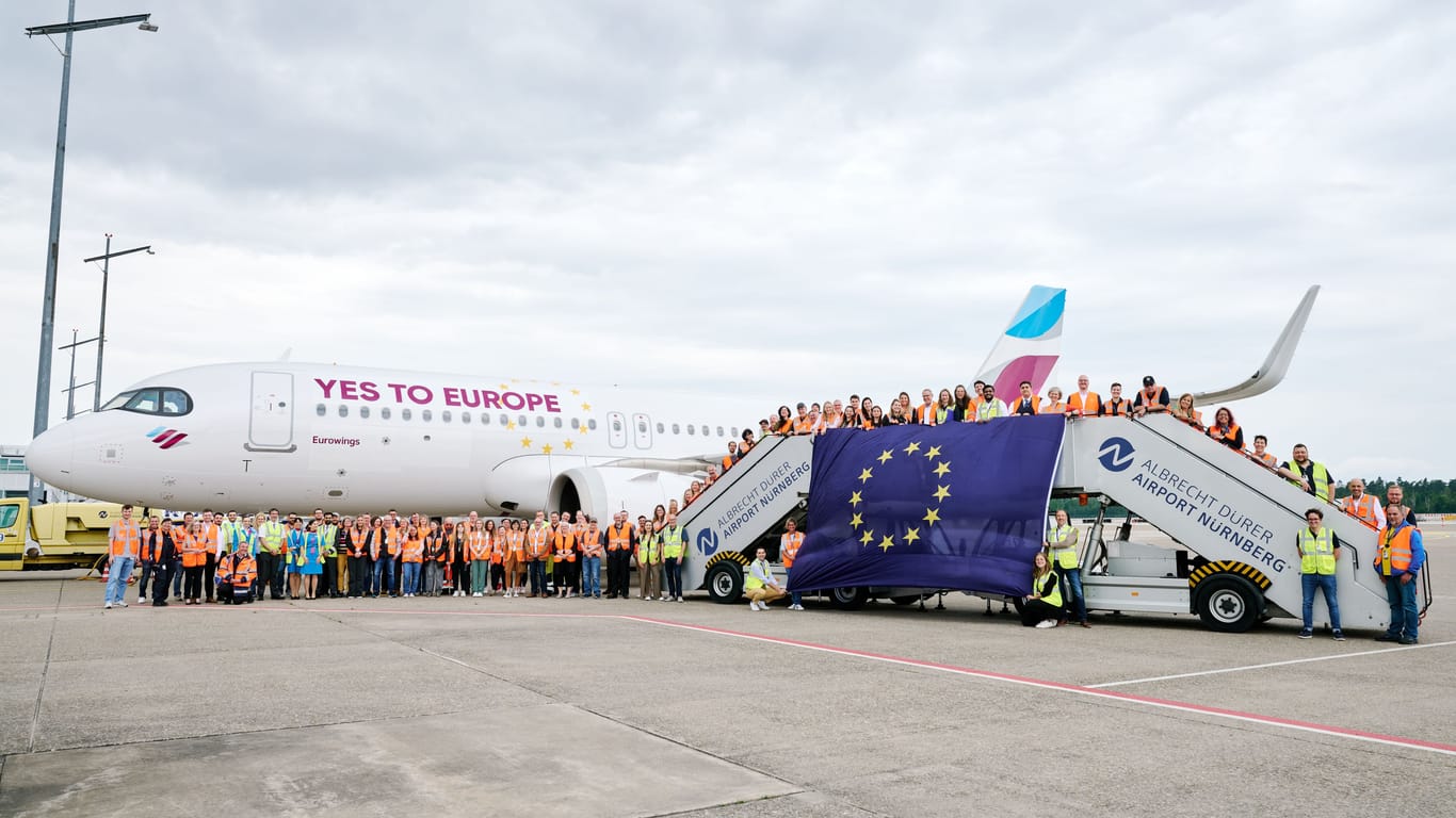 Flughafenmitarbeiter rufen gemeinsam mit Kollegen von Eurowings zum Wählen gehen auf: Ein freies, demokratisches Europa sei auch für das Geschäft wichtig.