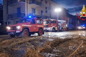 Feuerwehreinsatz in Norditalien: Es geht um die Sicherheit von Einheimischen und Urlaubern.