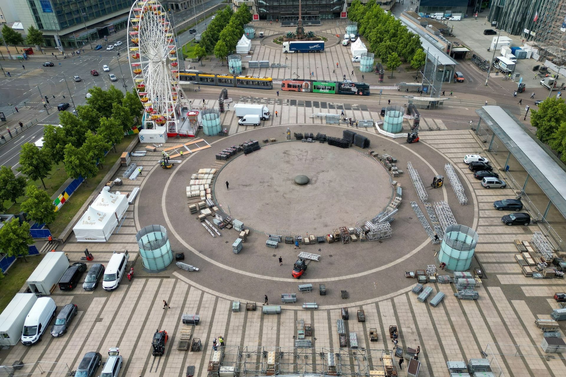 Aufbau der Leipziger «Fan Zone» zur Fußball-EM