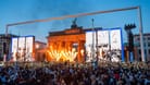 Eröffnungsfeier der Fanmeile am Brandenburger Tor: Rund 30.000 Menschen schauten am Abend zu.