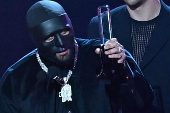 C. Gambino: Der Rapper trat nur mit Maske auf.