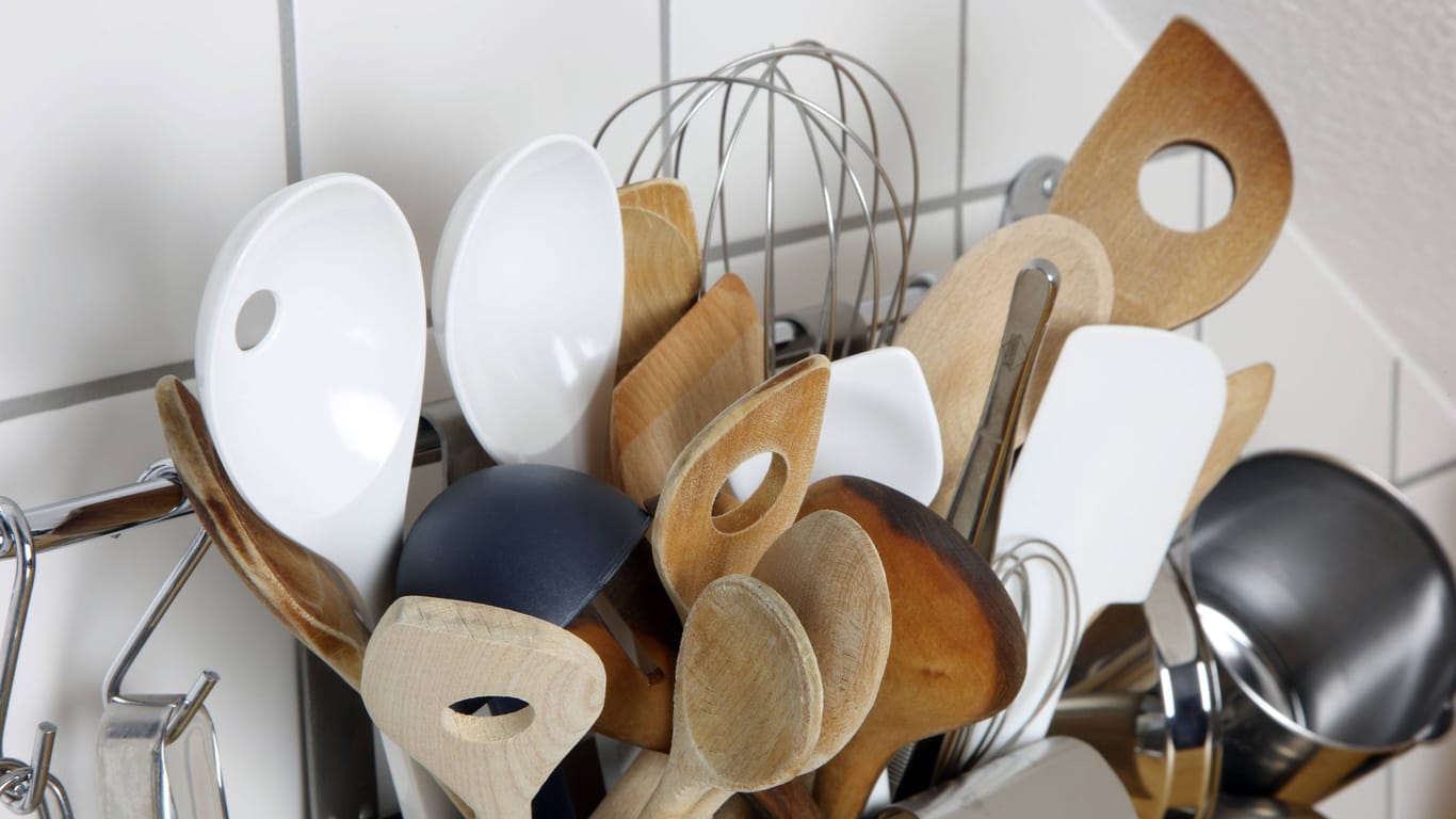 Allerlei Küchenhelfer: Viele Utensilien sind heutzutage aus Kunststoff.