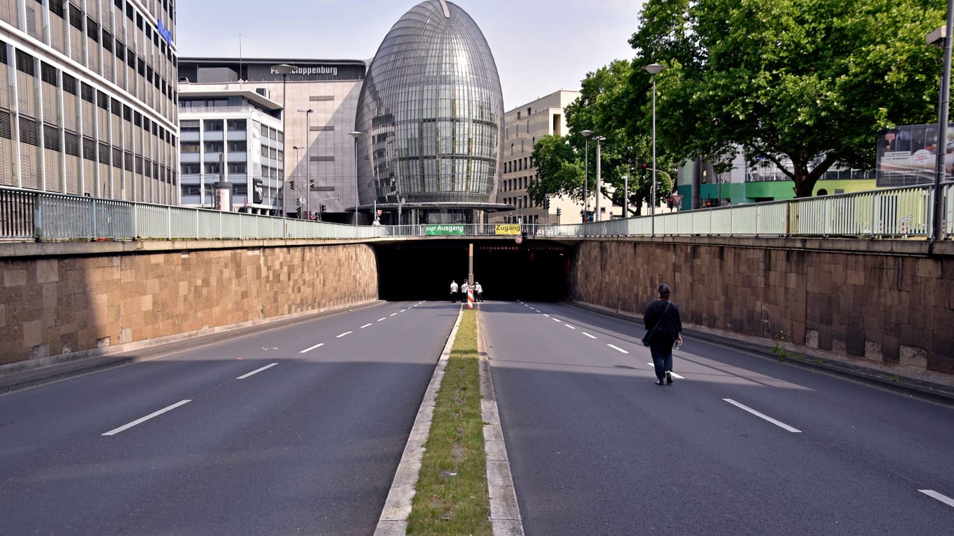 Die Nord-Süd-Fahrt in Köln (Archivbild): Die sonst stark befahrene Straße bleibt am Sonntag autofrei.