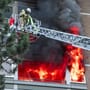 Düsseldorf: Vollbrand in Wohnung – Feuerwehr sucht nach Personen im Haus
