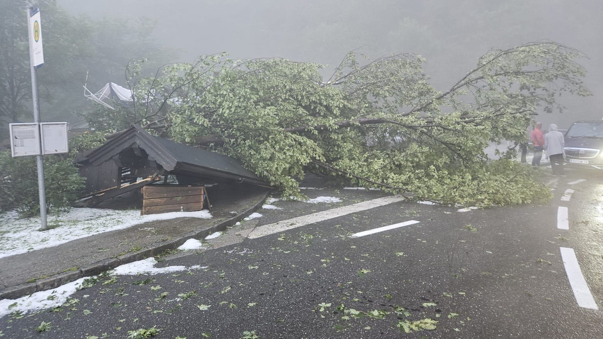 Extremwetter in Österreich sorgt für Verwüstung.