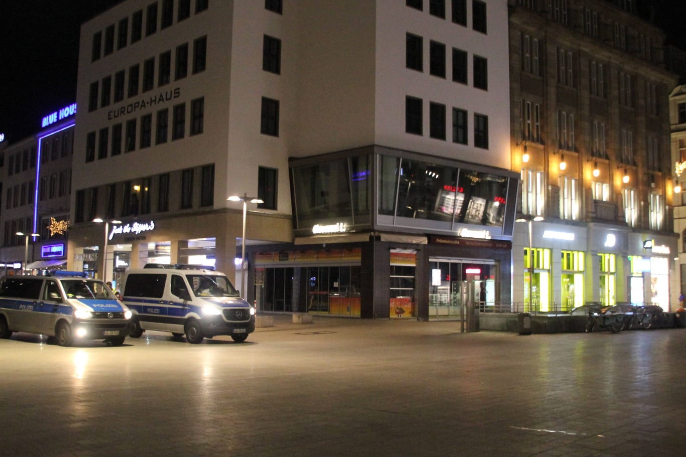 Hannover bei Nacht (Archivbild): In der Innenstadt fühlen sich viele Einwohner nicht sicher.