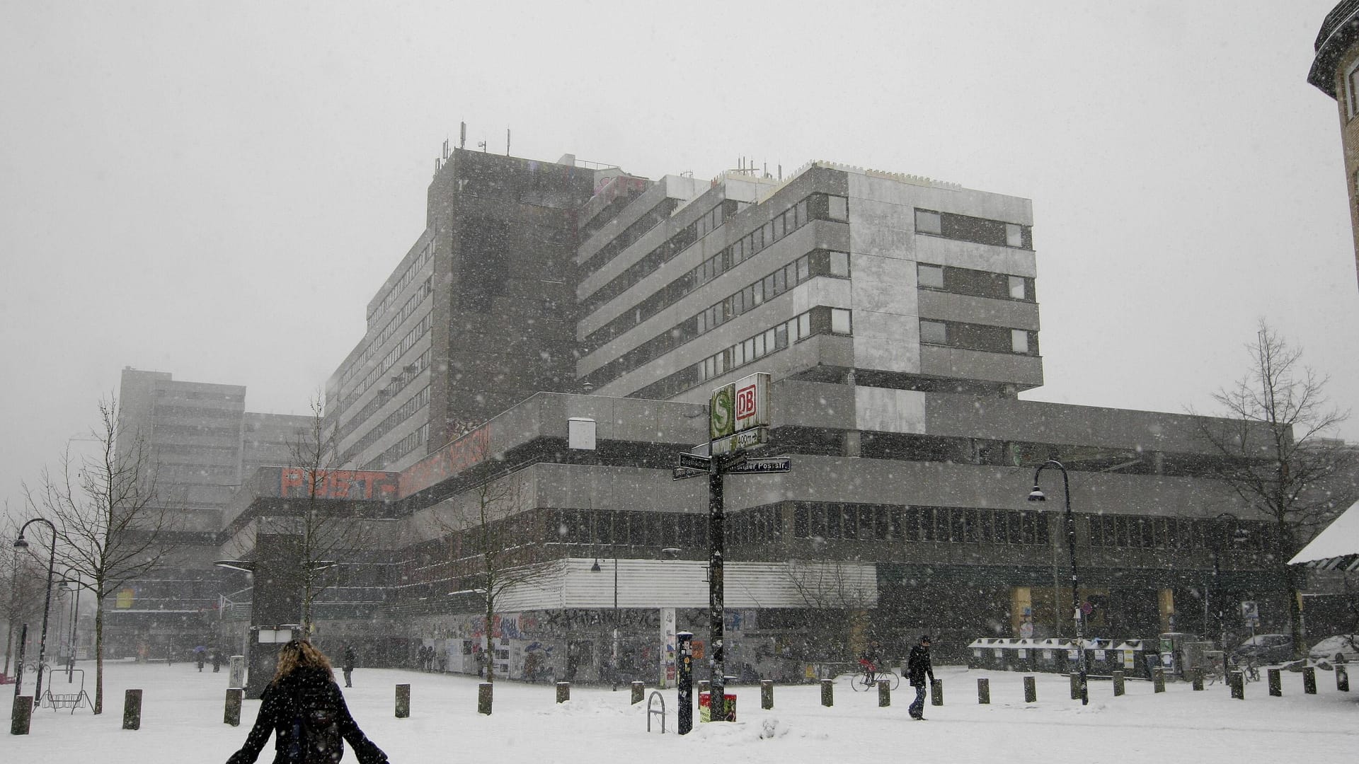 Ein Bild aus vergangenen Tagen: Das Frappant Gebäude in Hamburg-Altona. Viele Etagen standen komplett leer, in anderen hatten sich Künstler angesiedelt.