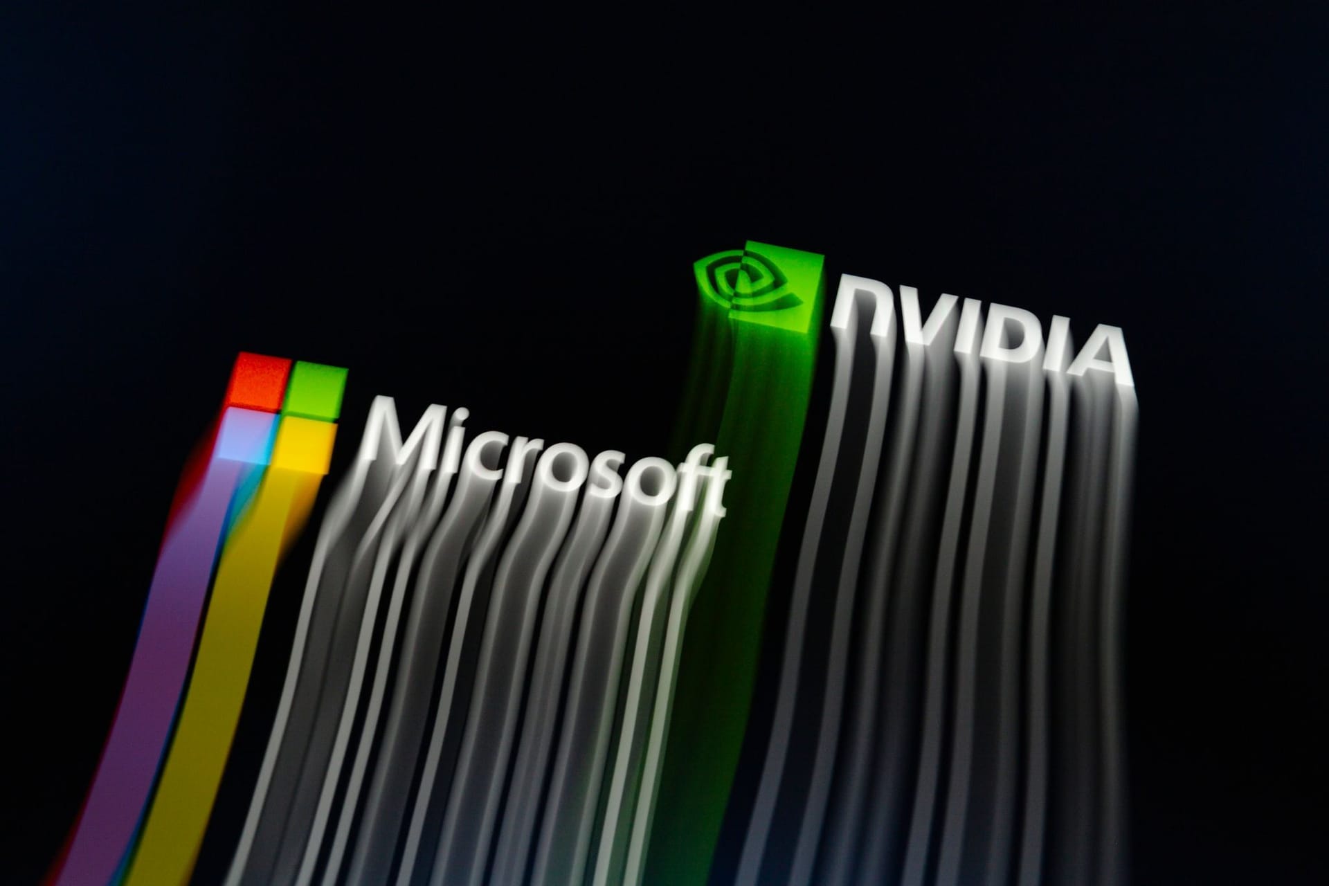 Logos von Microsoft und Nvidia