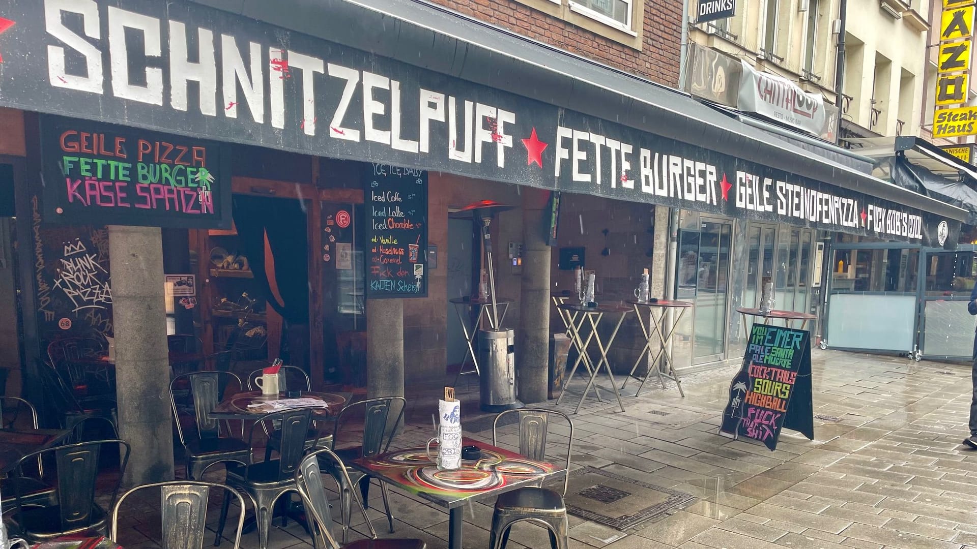 Das neue Restaurant in der Altstadt wirbt für sich als "Schnitzelpuff".