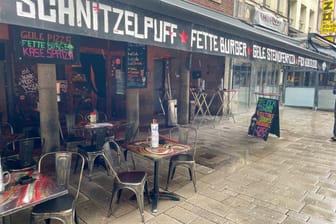 Das neue Restaurant in der Altstadt wirbt für sich als "Schnitzelpuff".