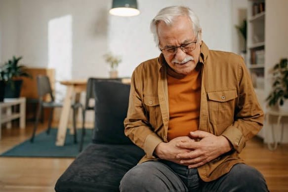 Häufiges Symptom: Verstopfungen sind unangenehm. Zu Medikamenten muss man aber nicht gleich greifen.