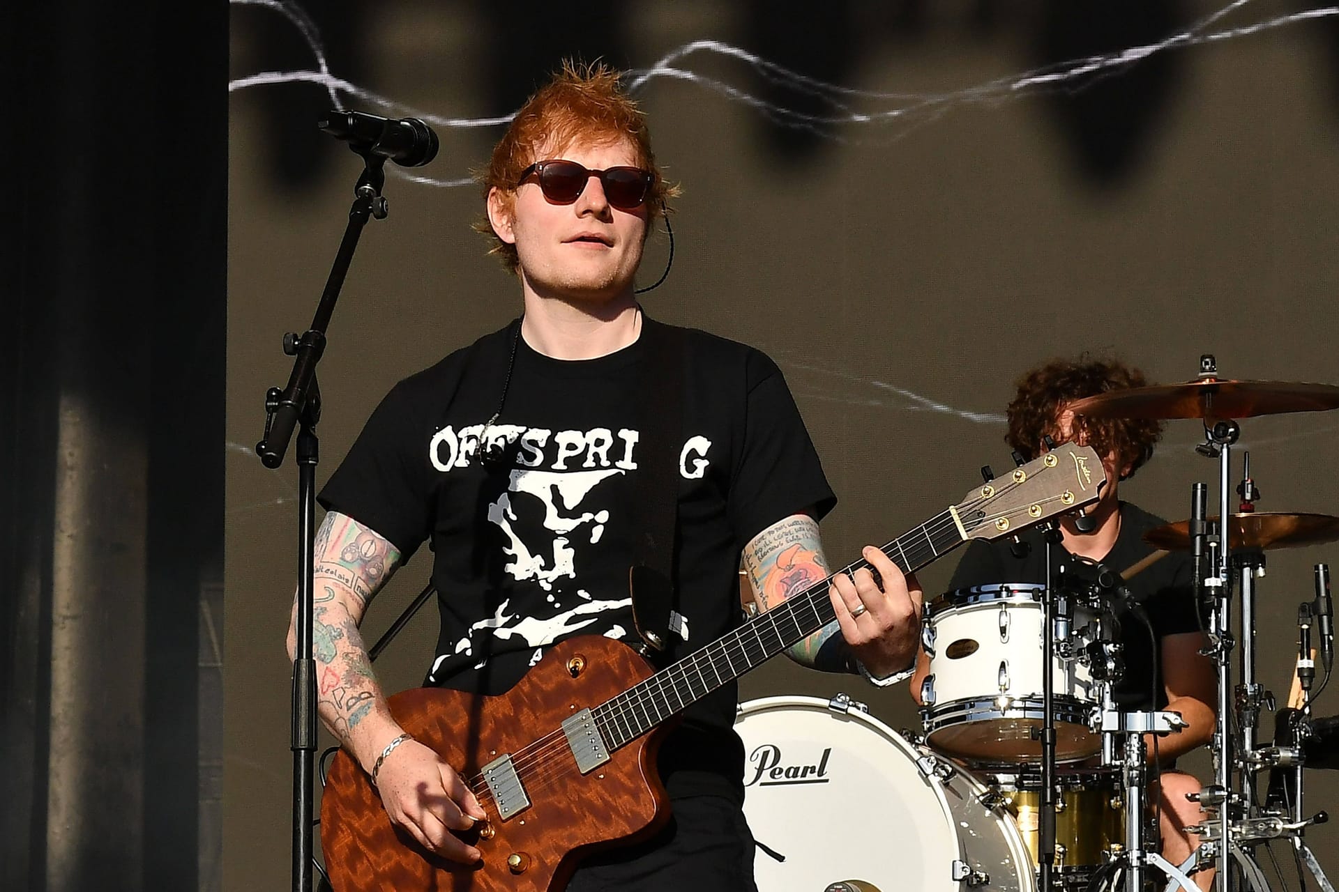 Pop-Superstar Ed Sheeran bei einem Konzert (Archivfoto): Beim Fanfest in München wollen ihn deutlich weniger sehen als erwartet.