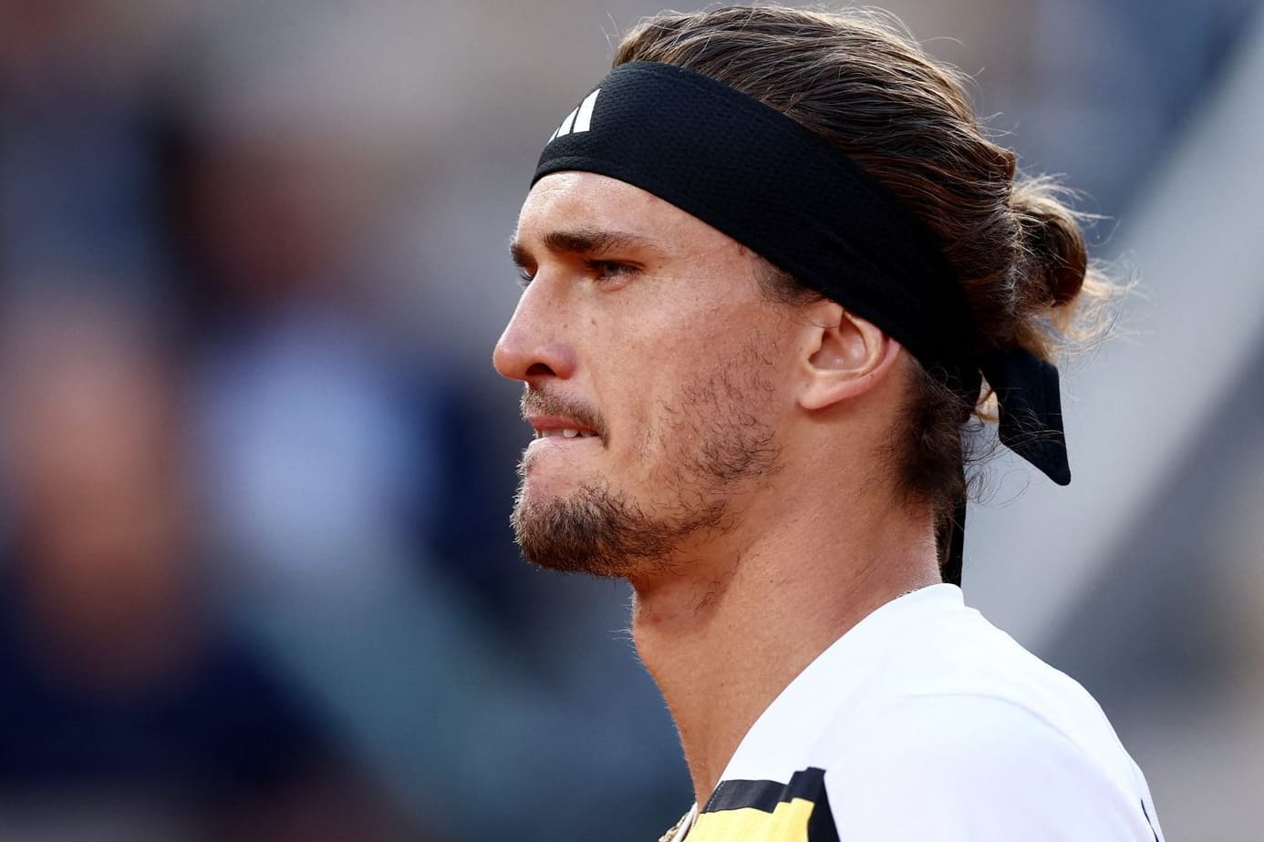 Nachdenklich: Alexander Zverev in der Anfangsphase gegen Alex de Minaur.