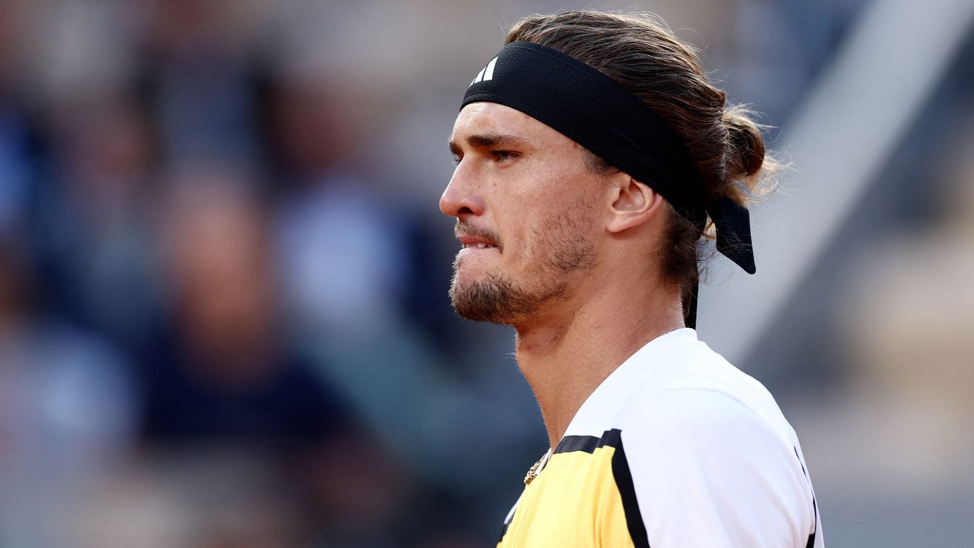 Nachdenklich: Alexander Zverev in der Anfangsphase gegen Alex de Minaur.
