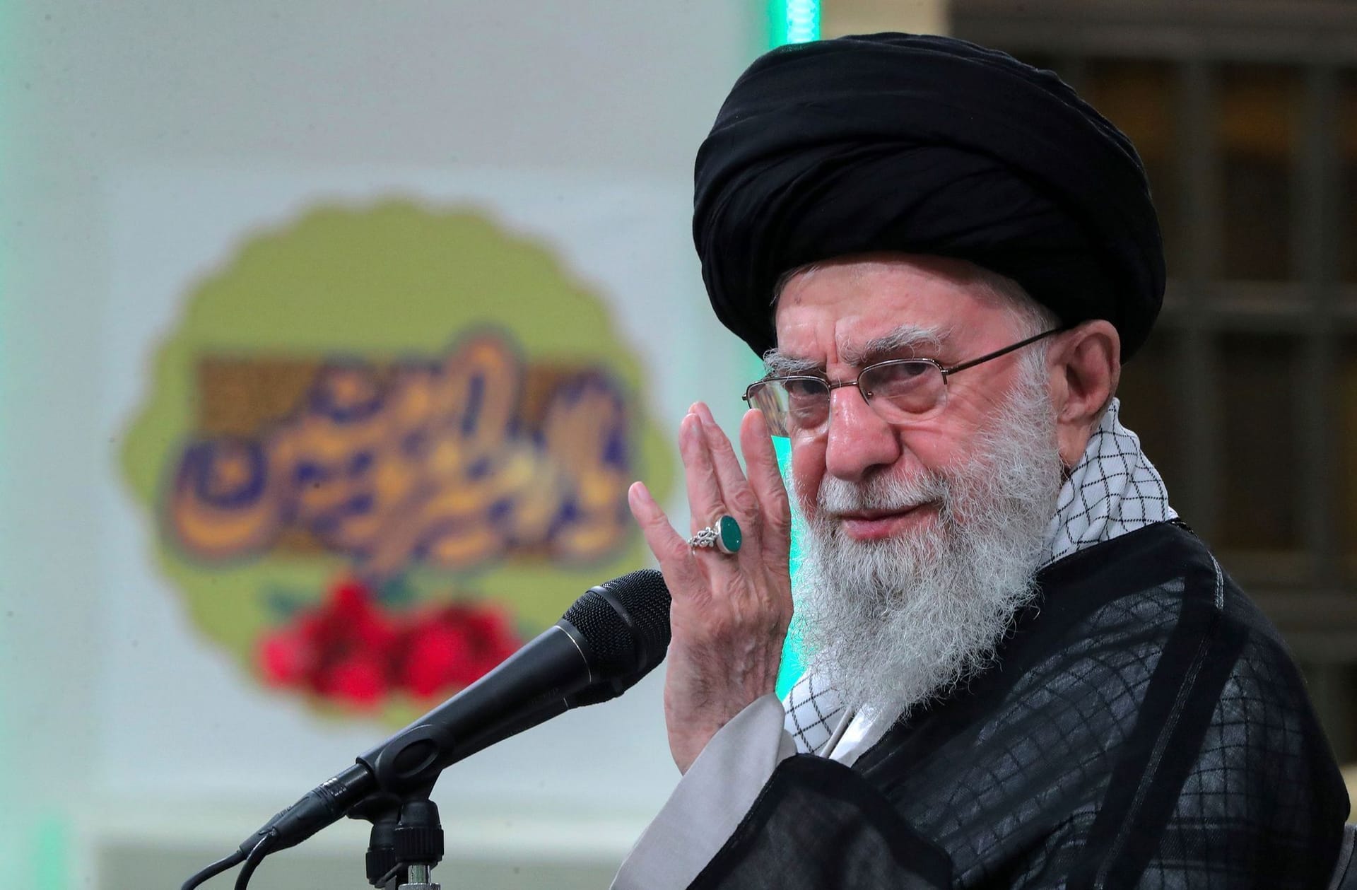 Irans Diktator Ali Chamenei sucht sich eine neue Regierung aus.