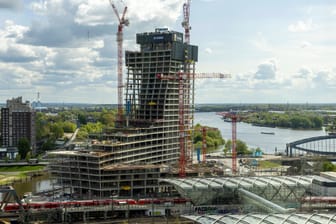 Der Elbtower in seinem aktuellen Zustand: Nach Ansicht des Hamburger Bauunternehmers ist die Höhe bereits völlig ausreichend.