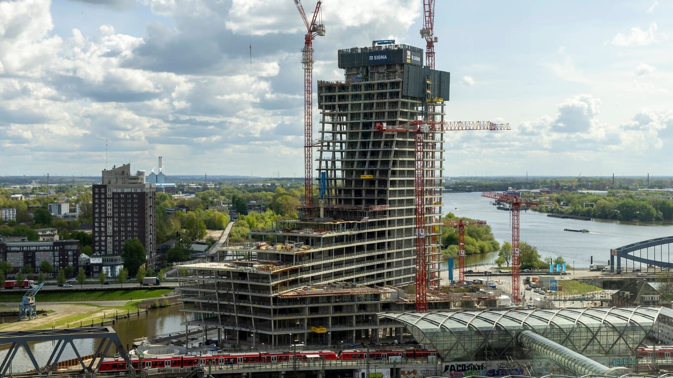 Der Elbtower in seinem aktuellen Zustand: Nach Ansicht des Hamburger Bauunternehmers ist die Höhe bereits völlig ausreichend.