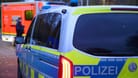 Ein Polizeiauto (Symbolbild): Am Samstag fand die Polizei die Leiche einer Joggerin im schleswig-holsteinischen Niebüll.