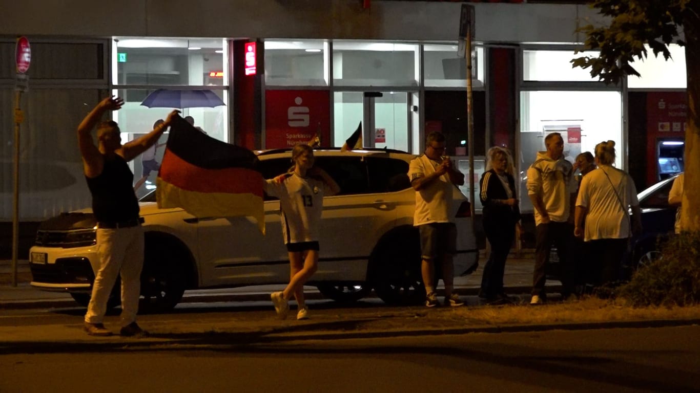 Polizeieinsatz am Nürnberger Plärrer: Mehrere Fußballfans waren hier lautstark unterwegs.