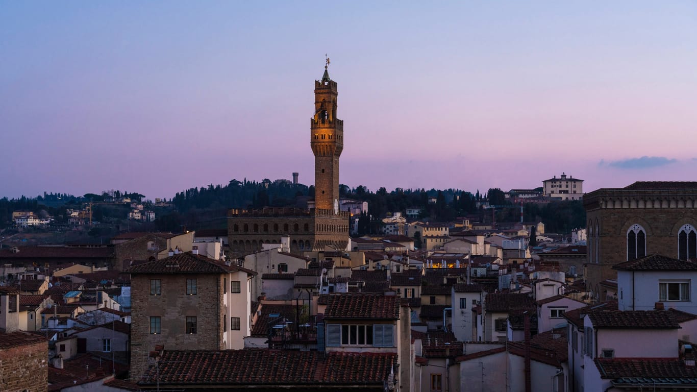 Der Glockenturm des Palazzo Vecchio in Florenz: Viele Deutsche kennen die Stadt nur aus dem Urlaub.