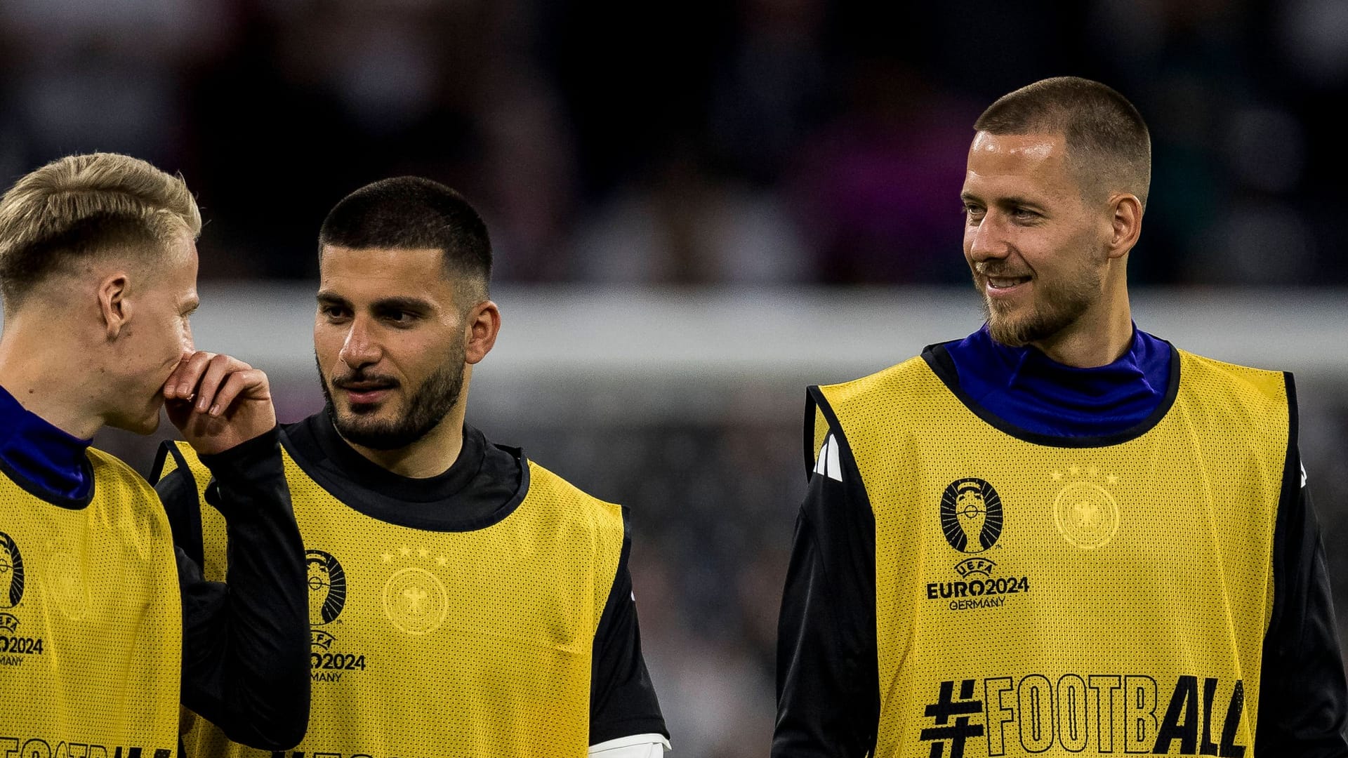 Chris Führich, Deniz Undav und Waldemar Anton (v. l. n. r.): Die Profis sind aktuell mit dem DFB-Team unterwegs.