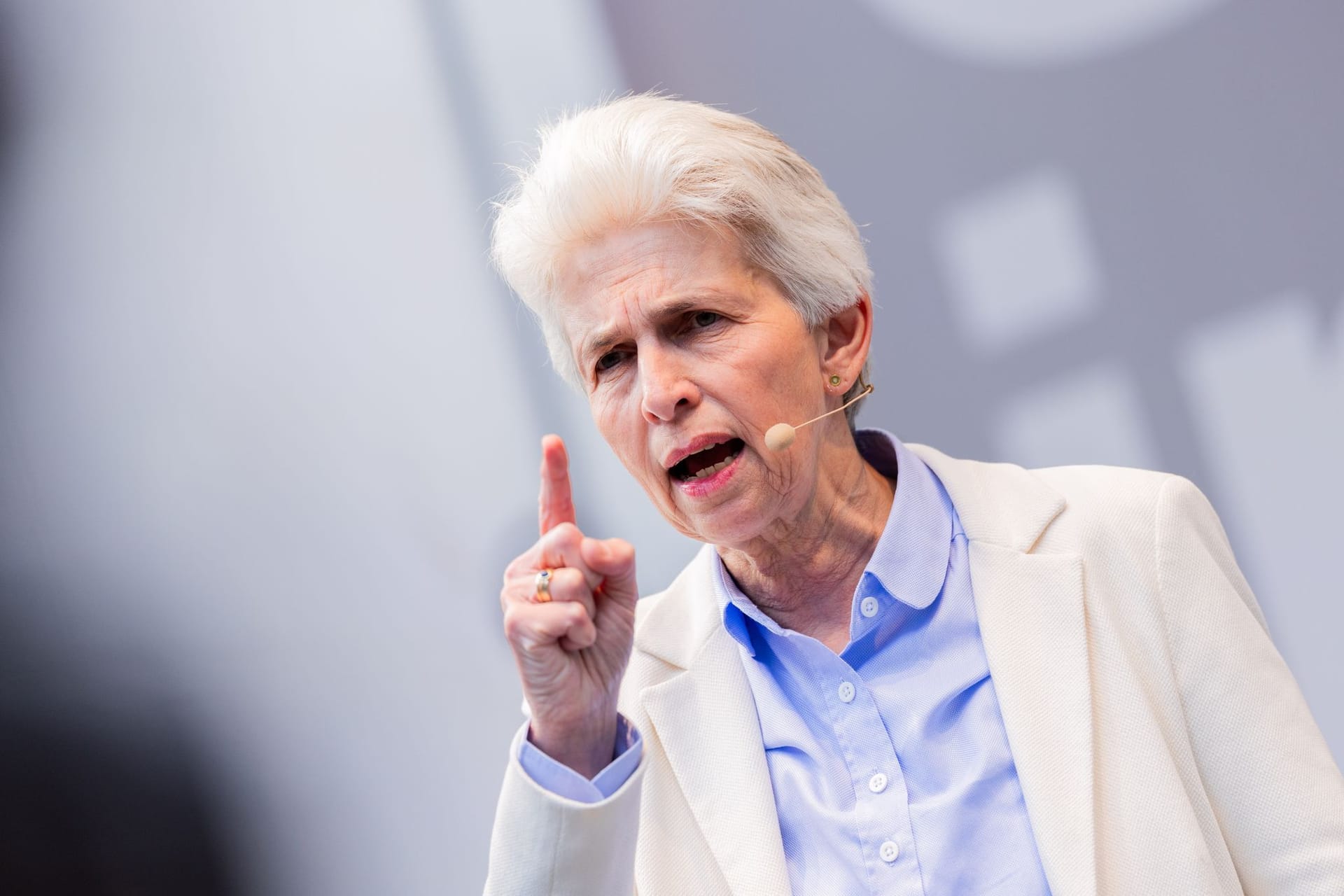 Marie-Agnes Strack-Zimmermann (FDP) spricht beim Wahlkampfendspurt der FDP zur Europawahl 2024.