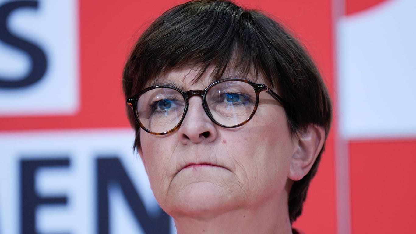 Saskia Esken, SPD-Vorsitzende: Sie warnt Finanzminister Christian Lindner (FDP) vor einem historischen Fehler.