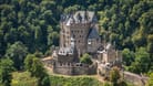 Die Burg Eltz in Rheinland-Pfalz (Archivbild): Hier kam es zum tödlichen Unfall.