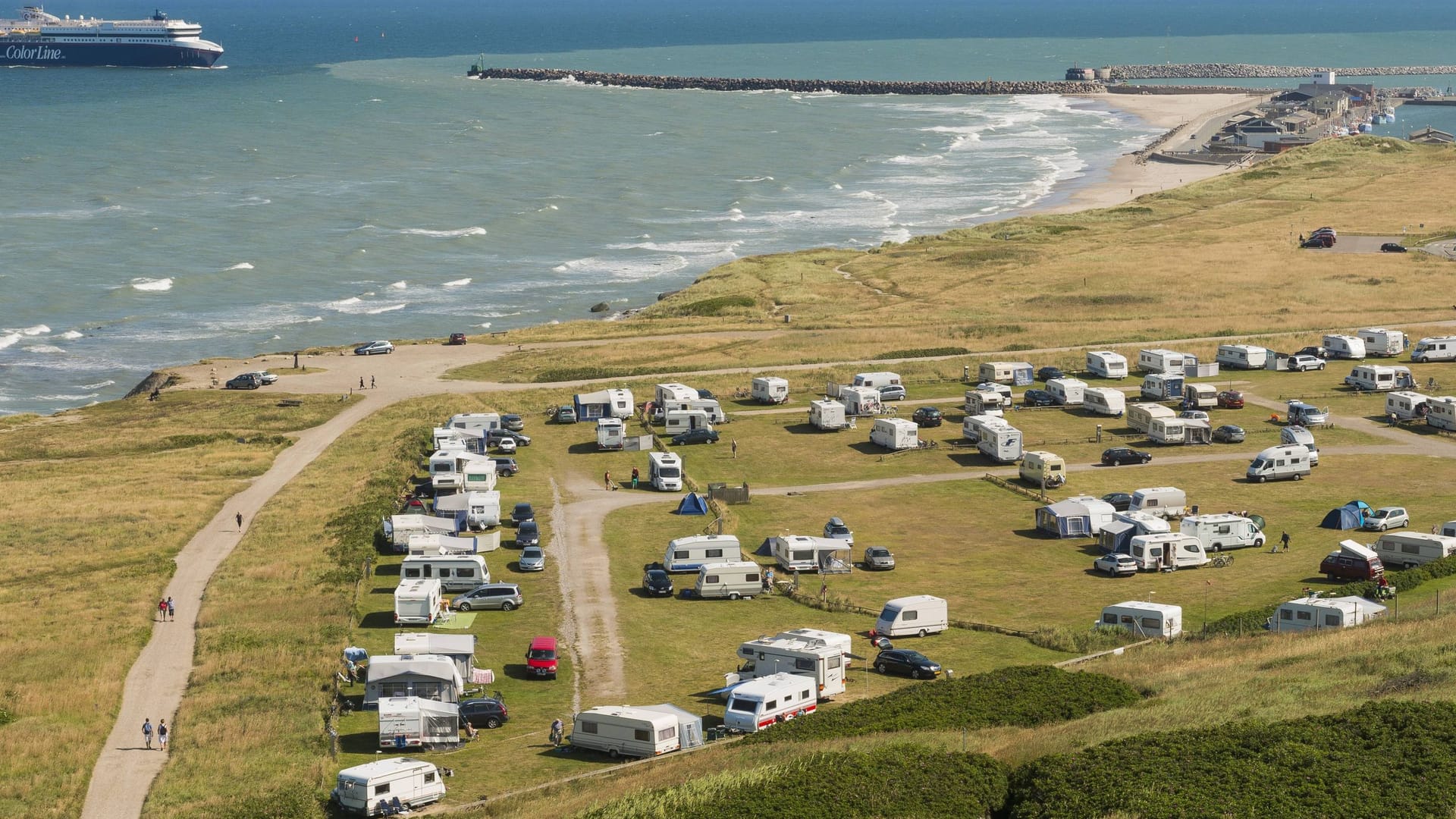 Camping an der Küste: In vielen Ländern wie etwa Dänemark ist der Urlaub mit Wohnmobil, Caravan und Zelt auf einem Campingplatz teurer geworden.