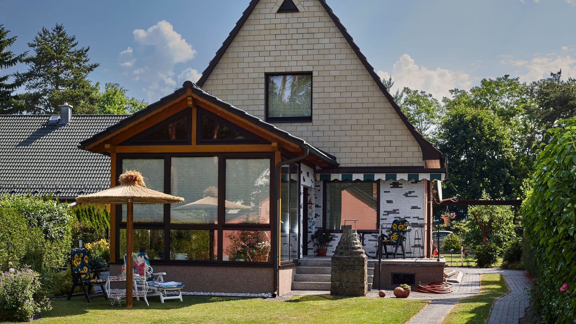 Haus im Grünen mit Veranda und Terrasse