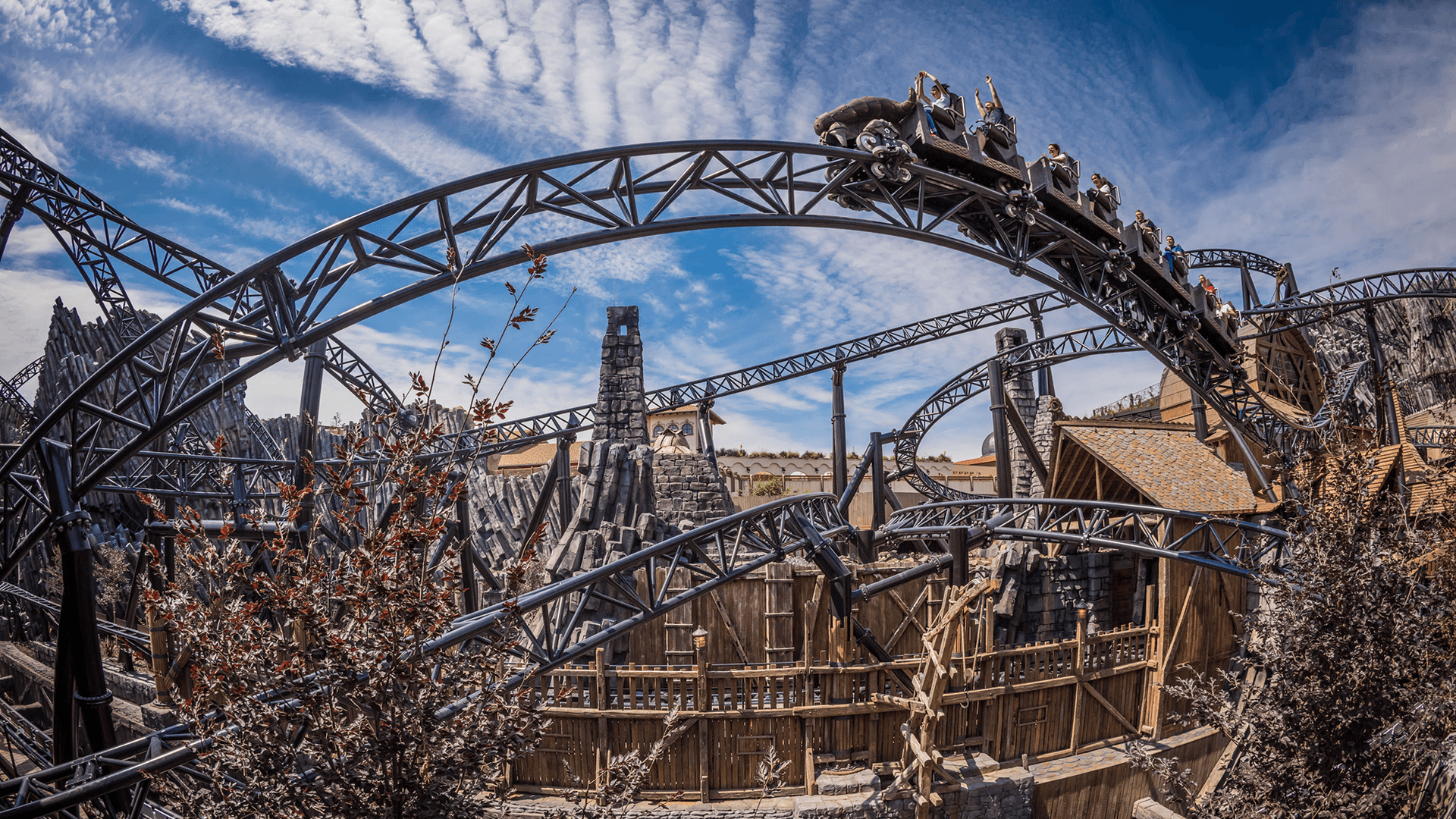 Fahrgeschäft "Taron" im Phantasialand (Archivfoto): Der Betrieb an dem Fahrgeschäft musste nach einem Unfall eingestellt werden.